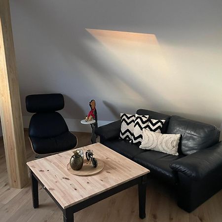 Moderne Ferienwohnung In Gelsenkirchen-Schalke Fuer 1 Bis 7 Personen Mit Terrasse, Ideal Fuer Gruppen & Stadionbesuche ภายนอก รูปภาพ