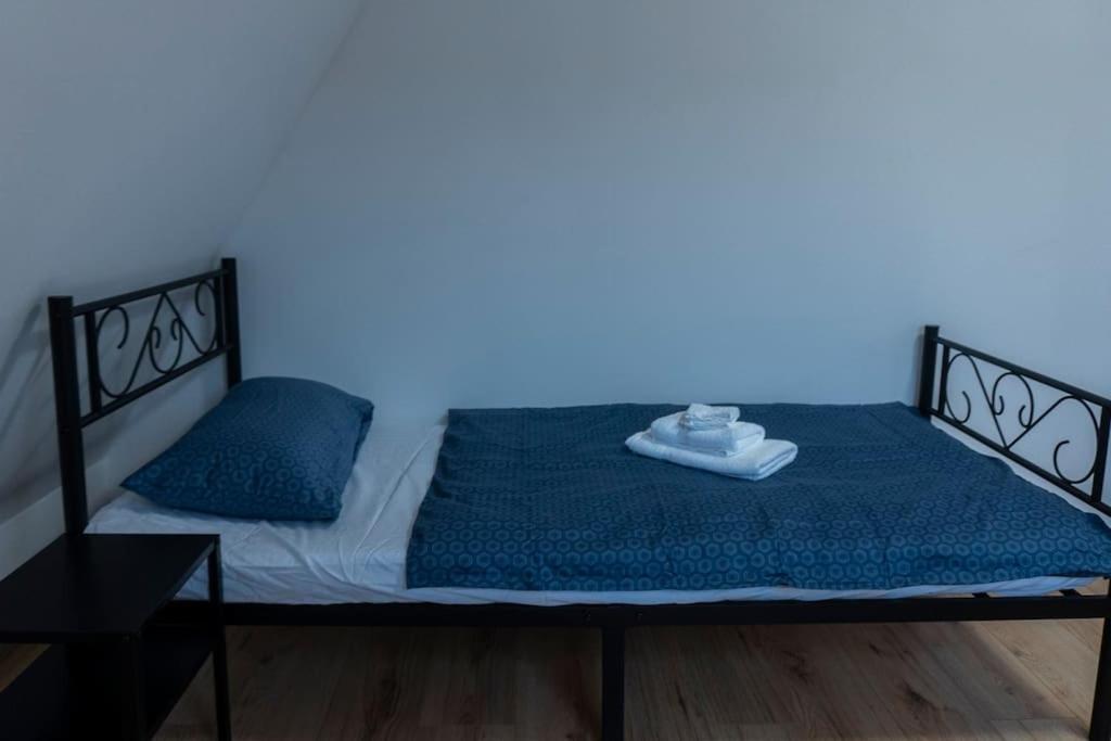 Moderne Ferienwohnung In Gelsenkirchen-Schalke Fuer 1 Bis 7 Personen Mit Terrasse, Ideal Fuer Gruppen & Stadionbesuche ภายนอก รูปภาพ