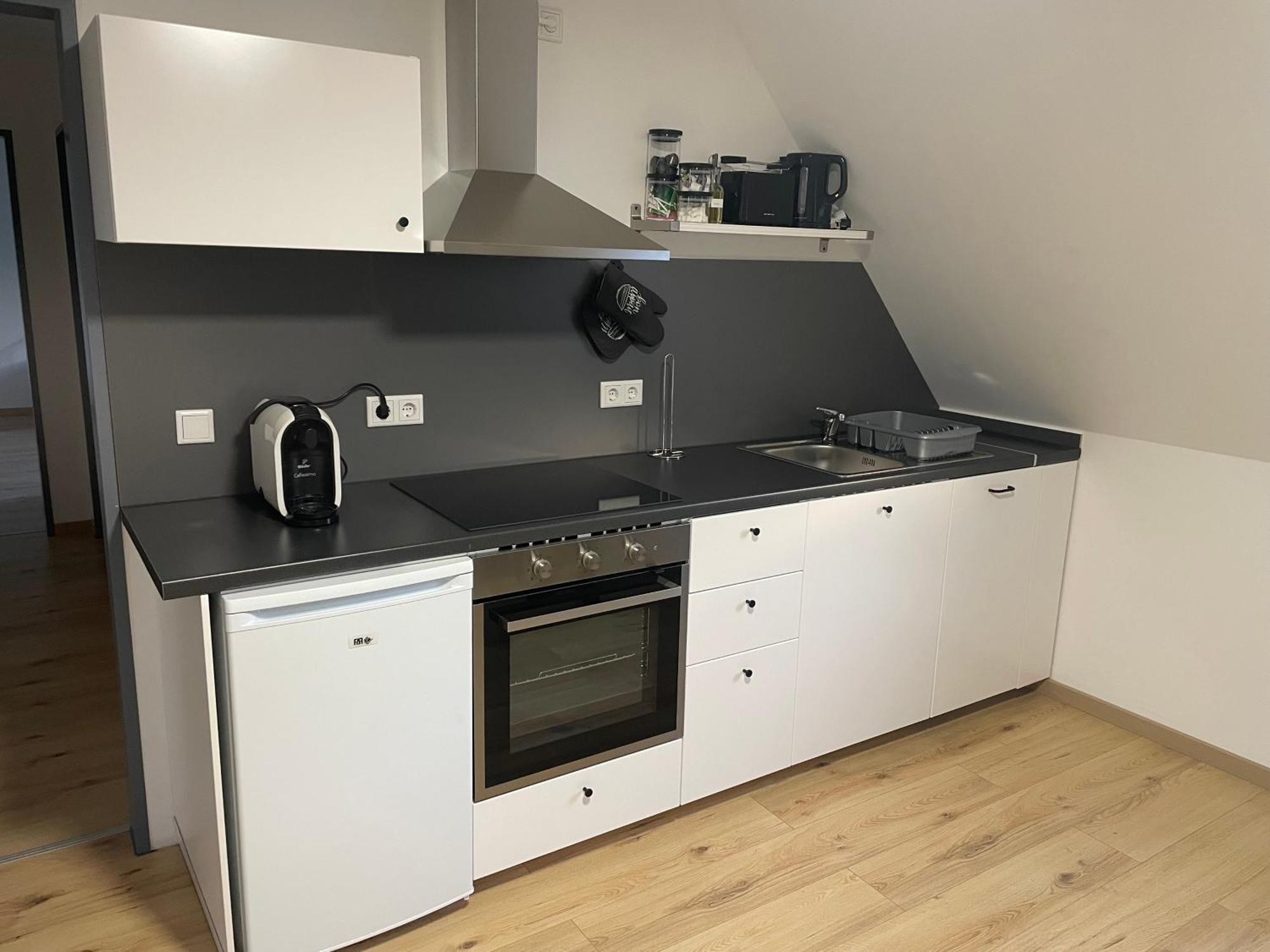 Moderne Ferienwohnung In Gelsenkirchen-Schalke Fuer 1 Bis 7 Personen Mit Terrasse, Ideal Fuer Gruppen & Stadionbesuche ภายนอก รูปภาพ