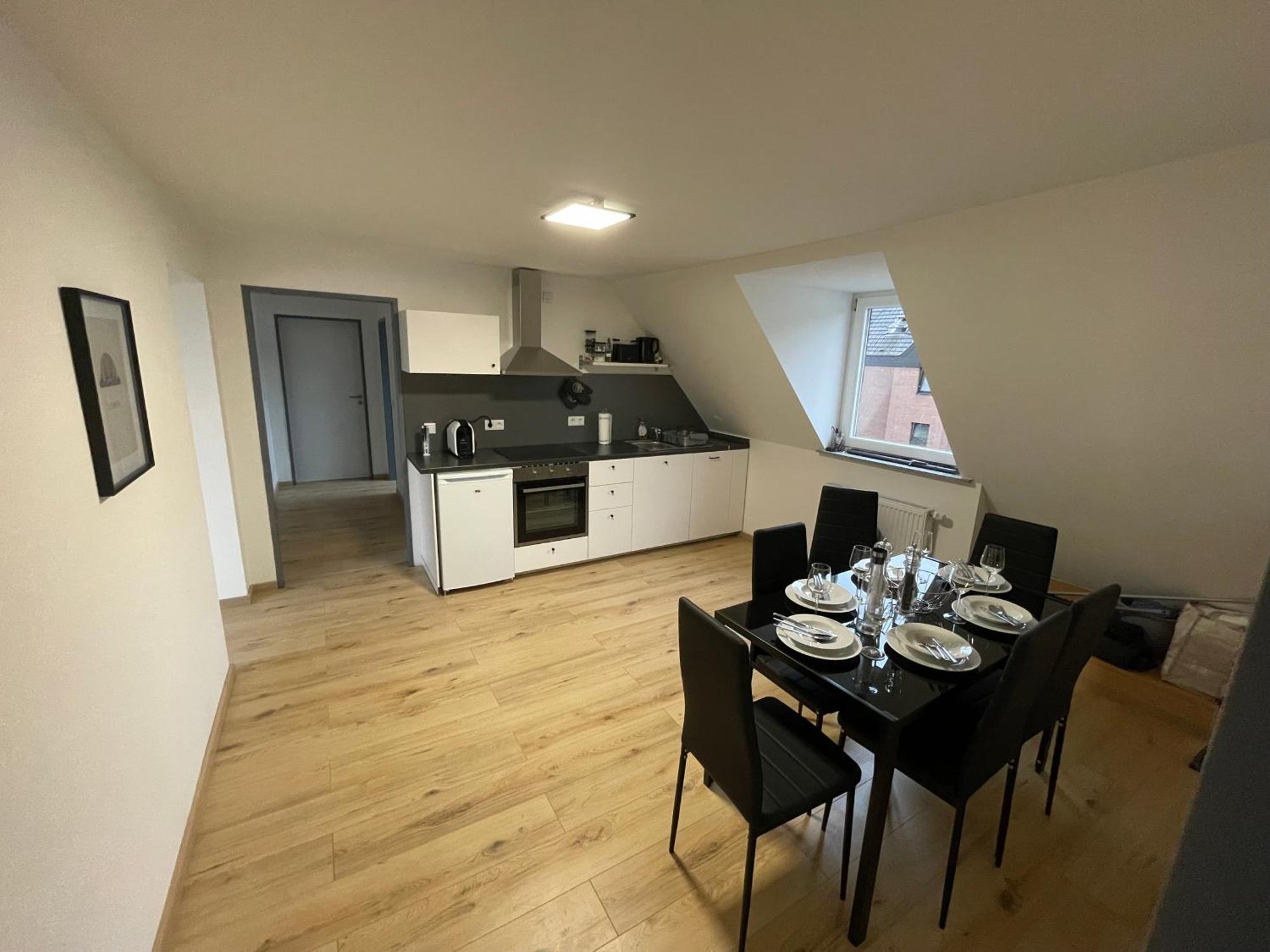 Moderne Ferienwohnung In Gelsenkirchen-Schalke Fuer 1 Bis 7 Personen Mit Terrasse, Ideal Fuer Gruppen & Stadionbesuche ภายนอก รูปภาพ